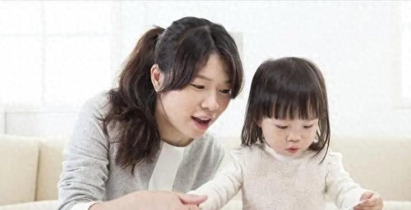 大资本 宝宝3岁前早教，不必急于背诗学英语，注重这两点终身受益