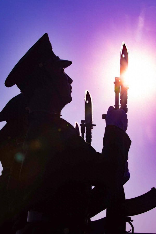 武汉世牛 今日，阅兵！